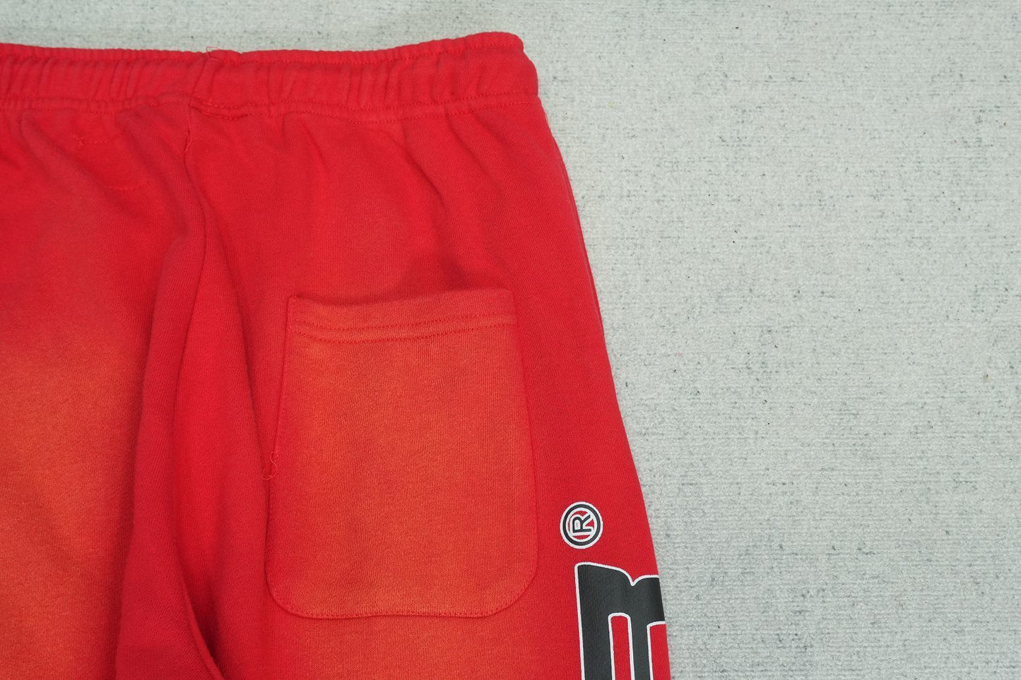 H - SWEATPANTS