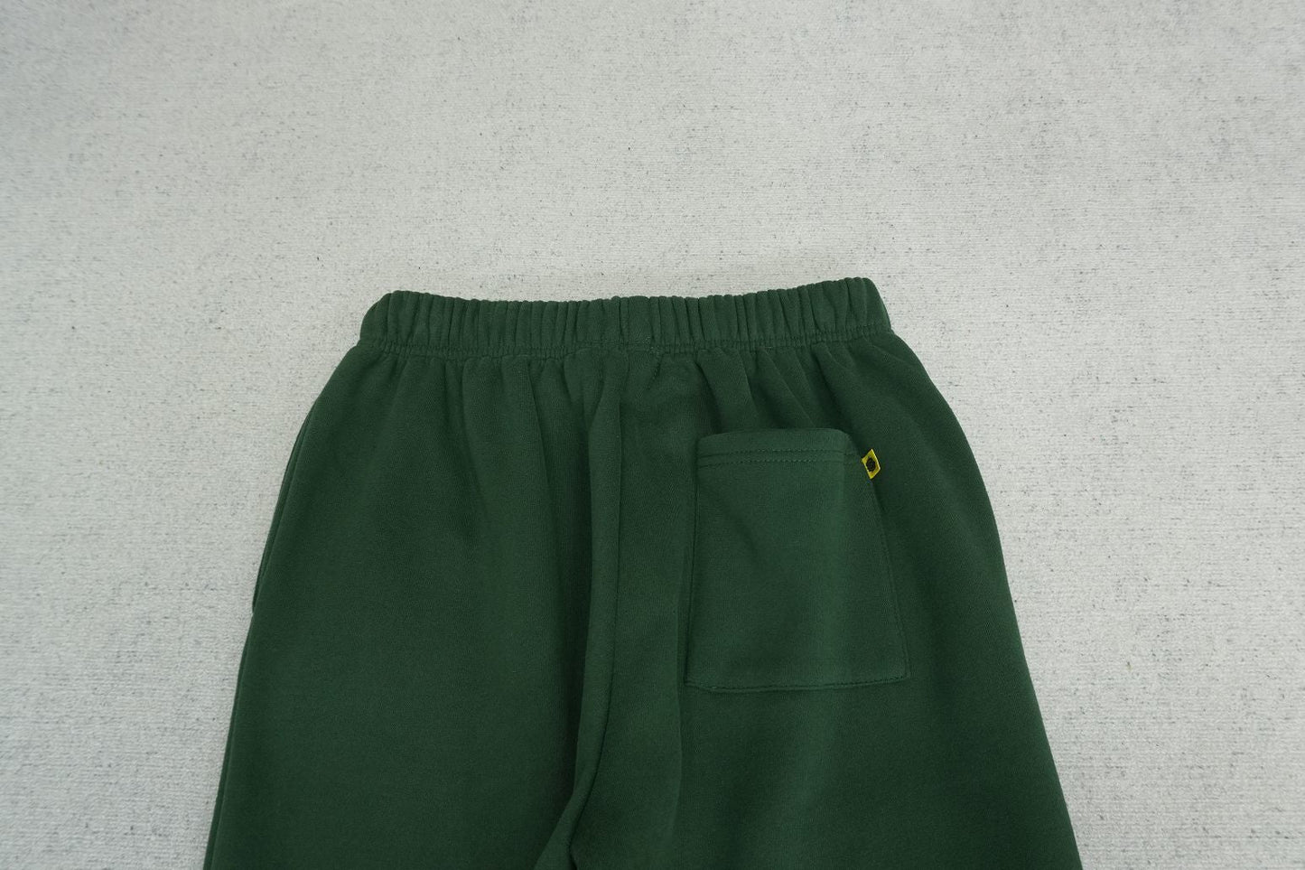 B - SWEATPANTS