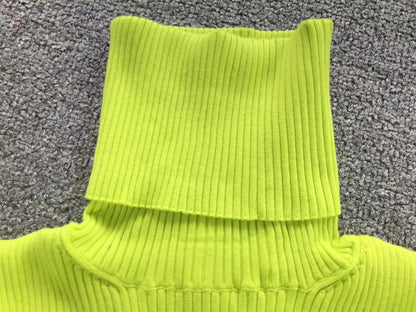 V - SWEATER