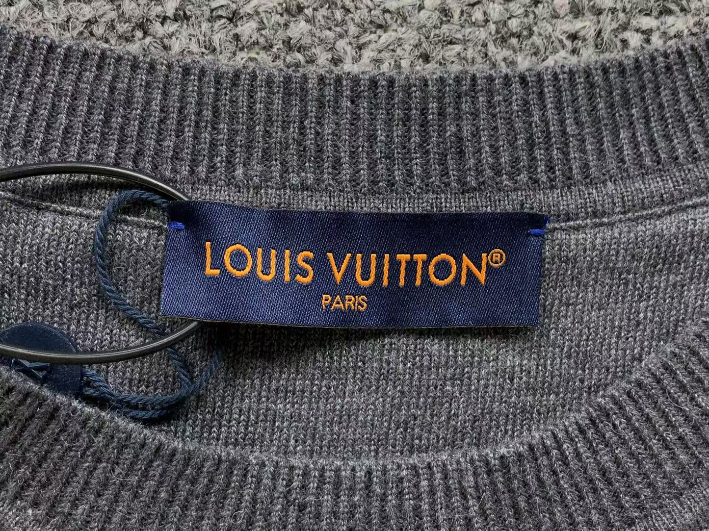 L - SWEATER