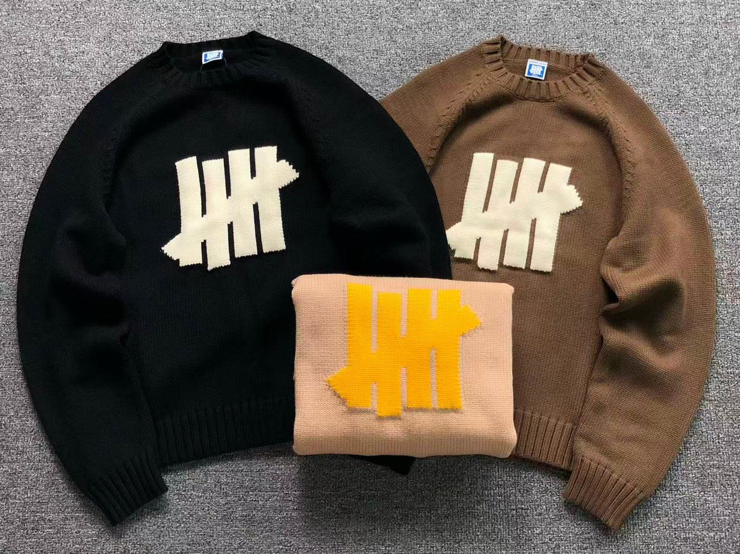 U - SWEATER