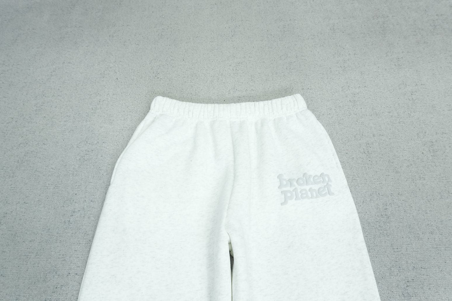 B - SWEATPANTS
