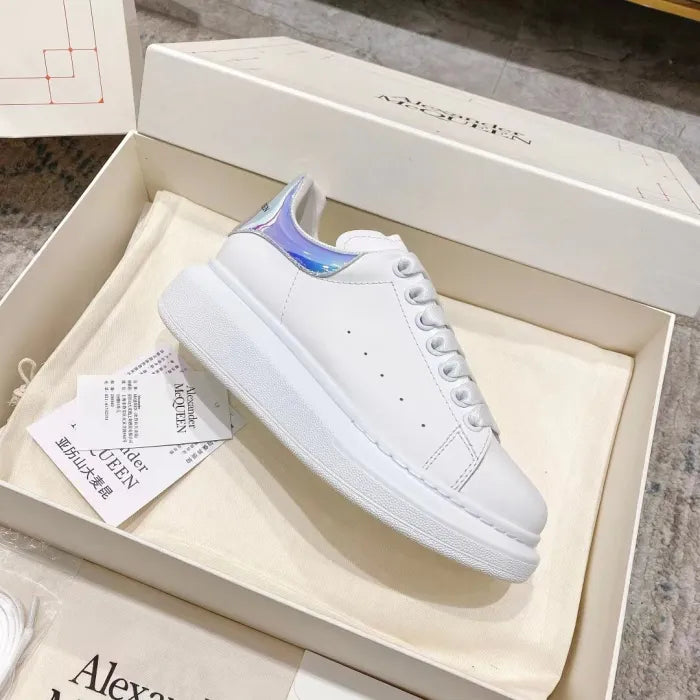 A - SNEAKERS
