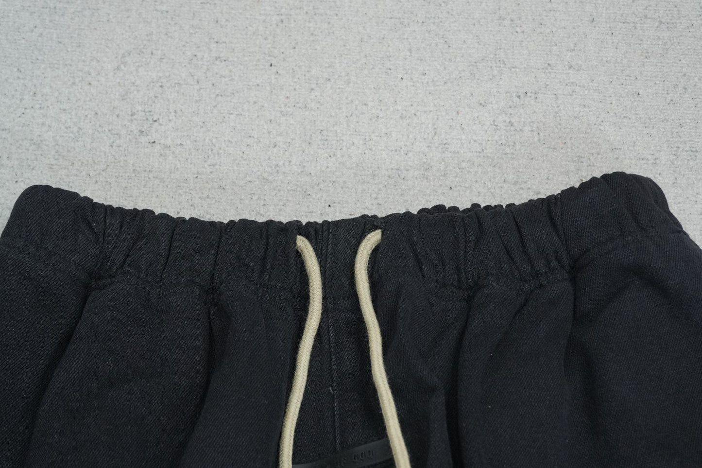 F - SWEATPANTS