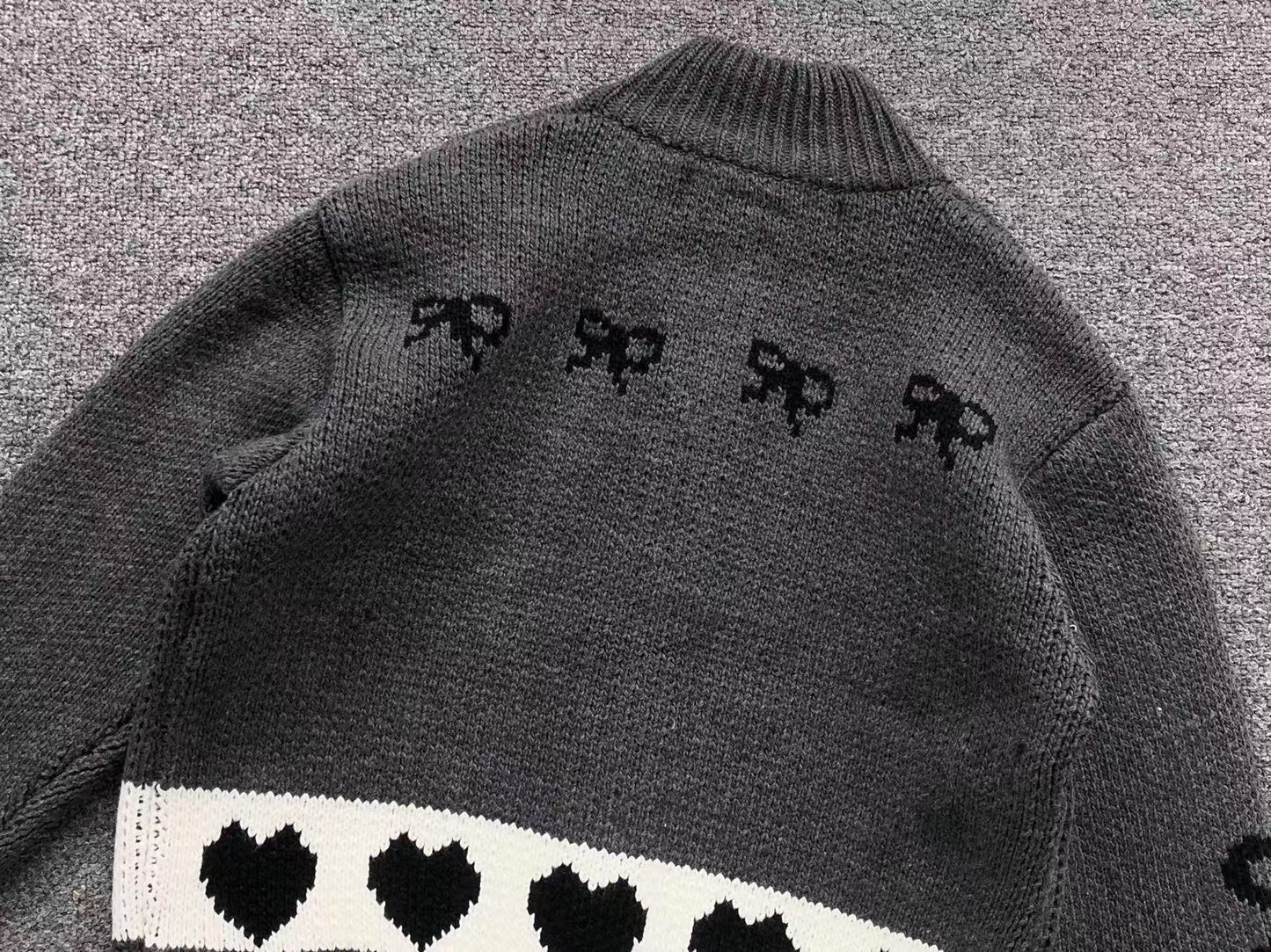 O - SWEATER