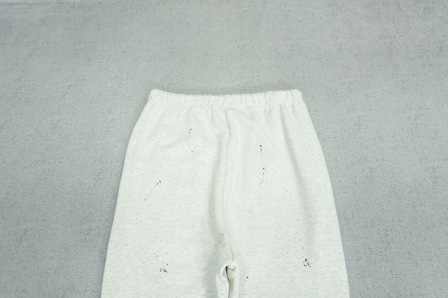 F - SWEATPANTS