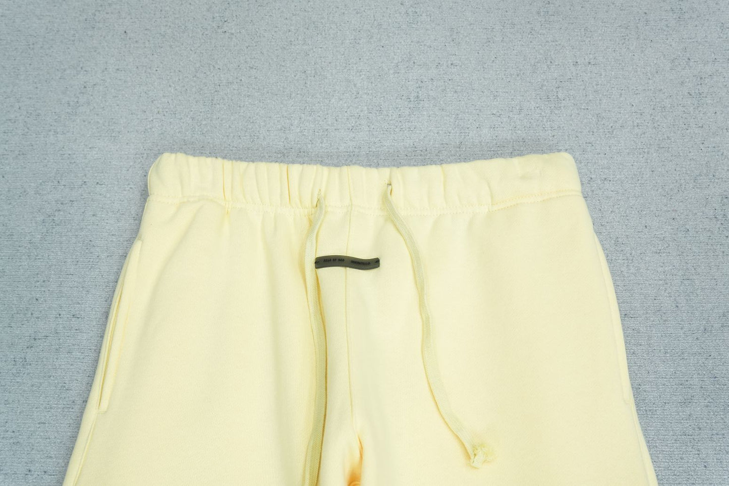 F - SWEATPANTS
