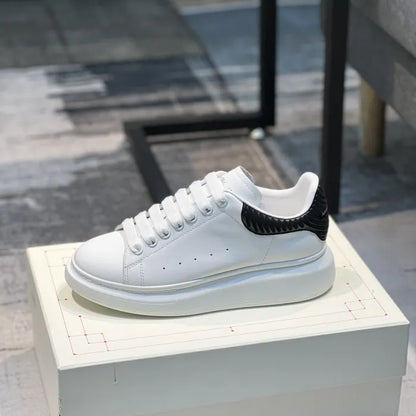 A - SNEAKERS