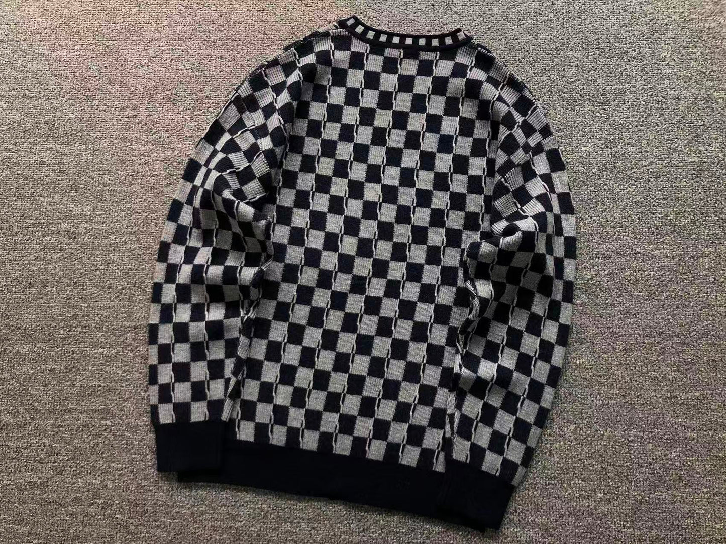 L - SWEATER