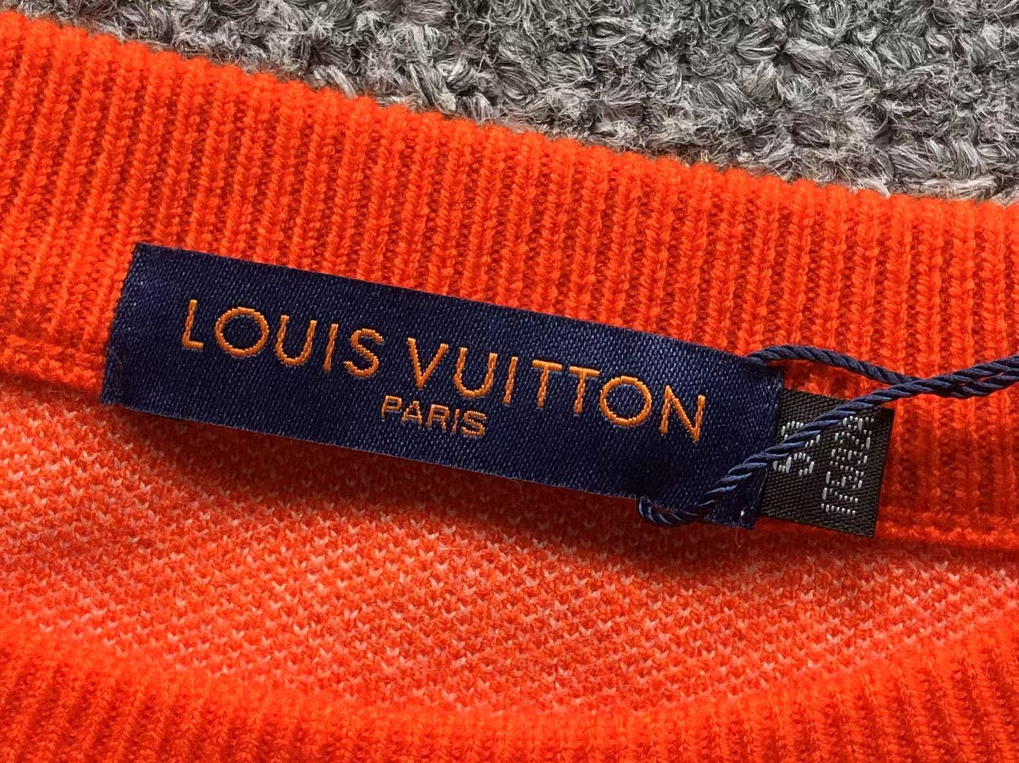 L - SWEATER