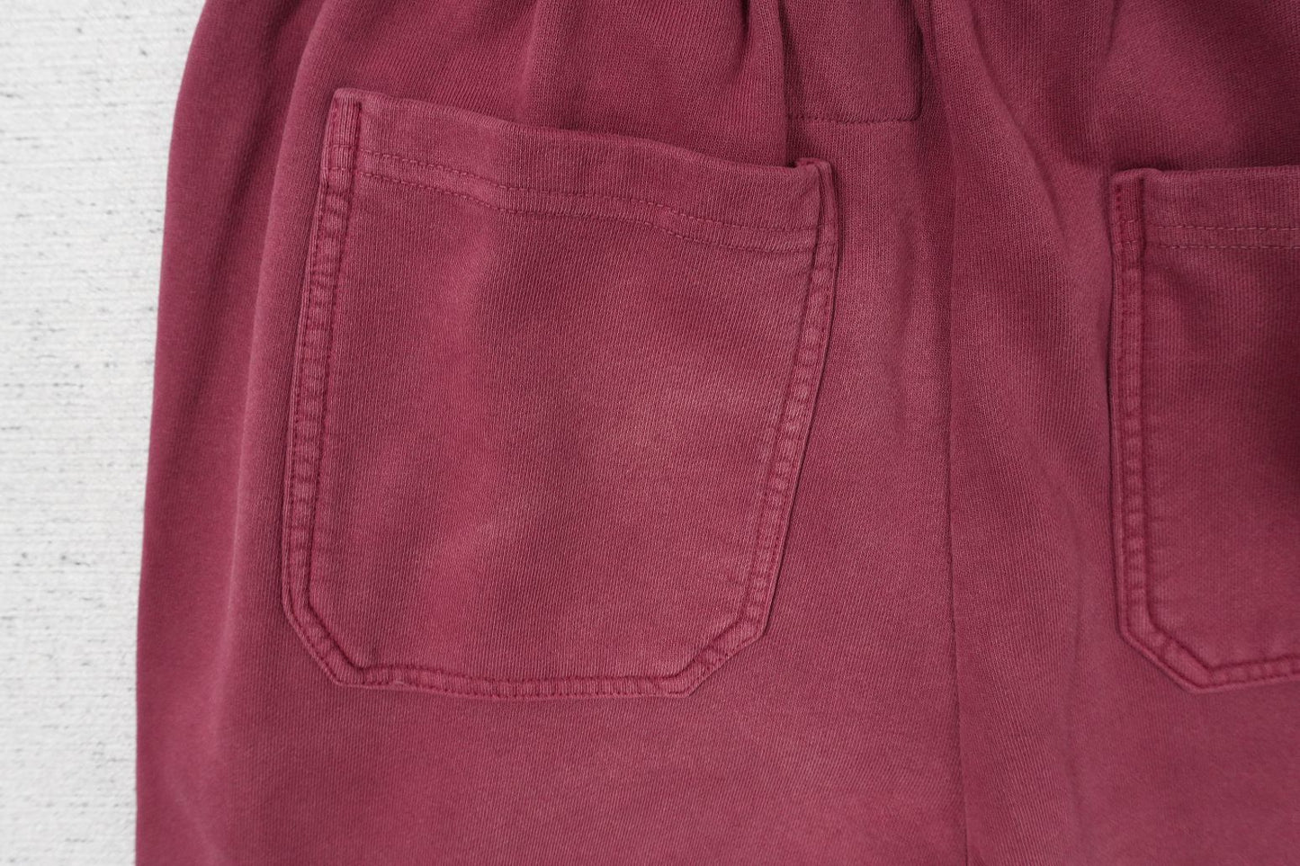 H - SWEATPANTS