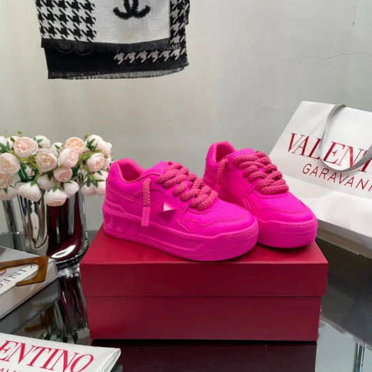 V - SNEAKERS