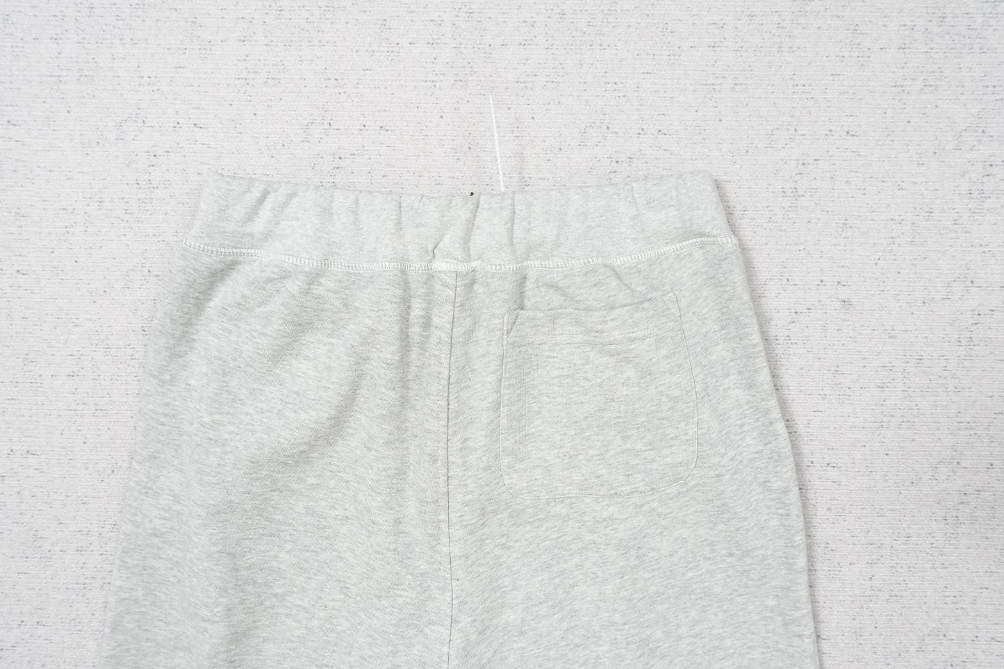 L - SWEATPANTS