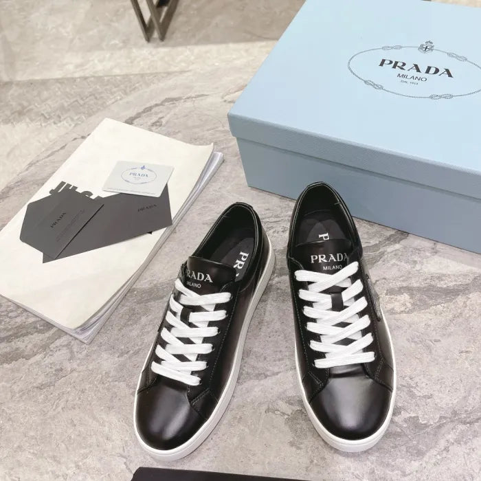 P - SNEAKERS