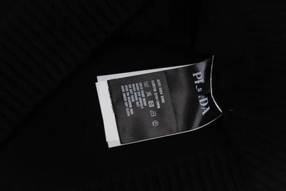 P - SWEATER