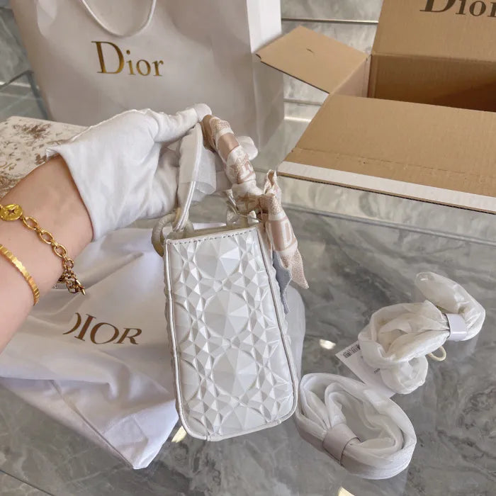 D - TASCHE