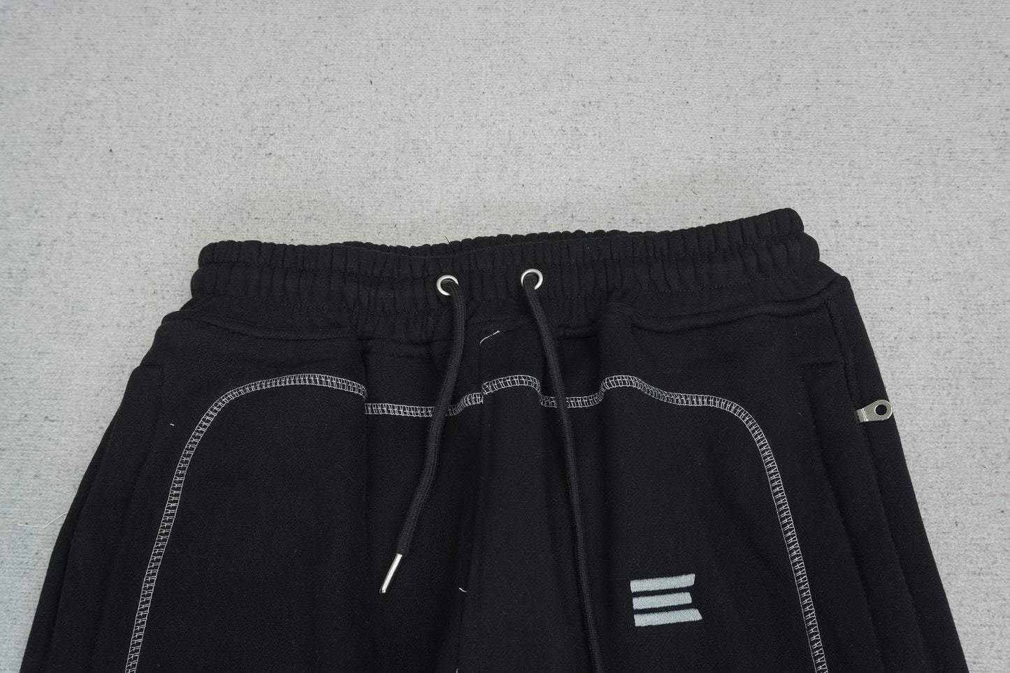 K - SWEATPANTS
