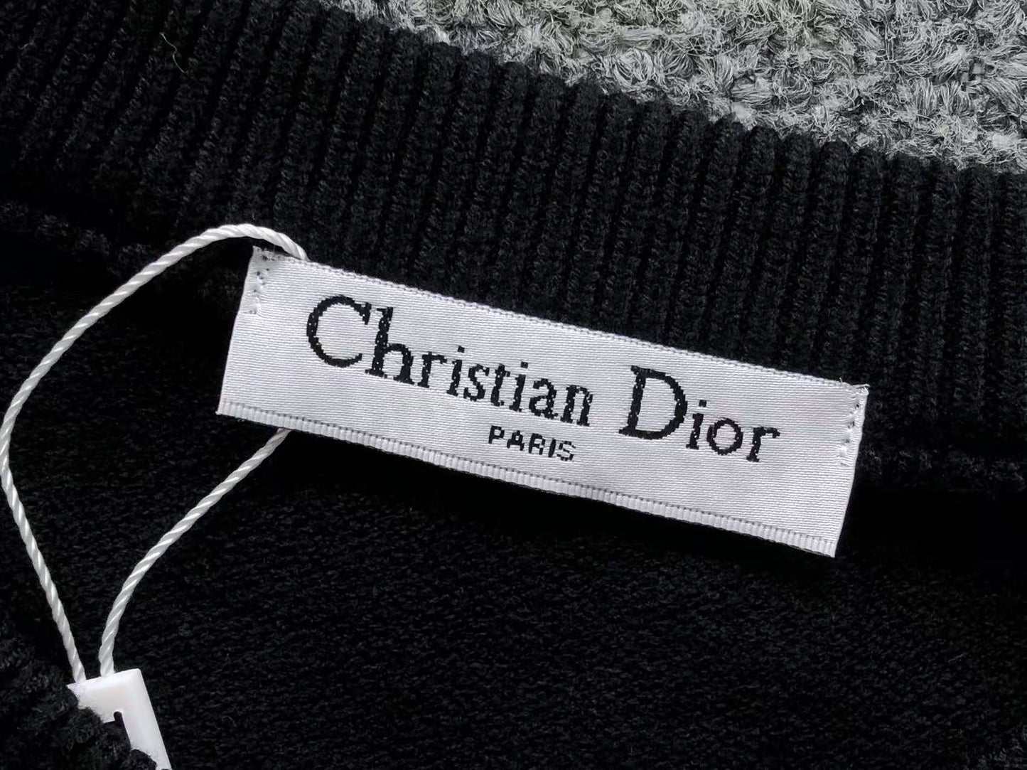 D - SWEATER