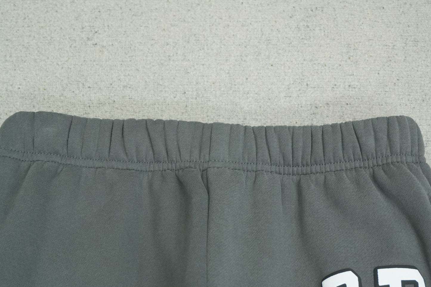 B - SWEATPANTS