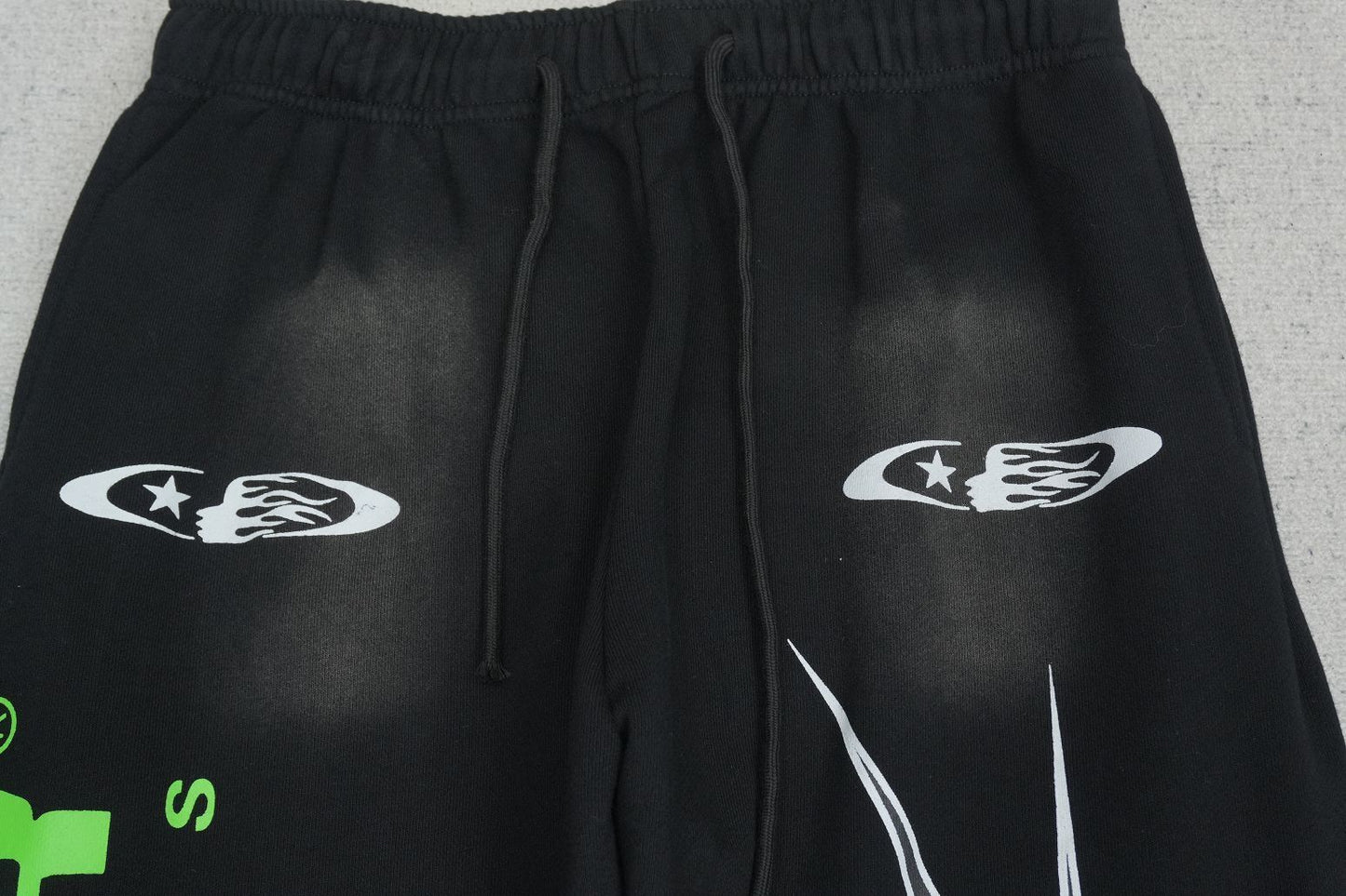 H - SWEATPANTS