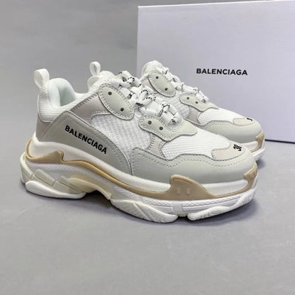 B - SNEAKERS