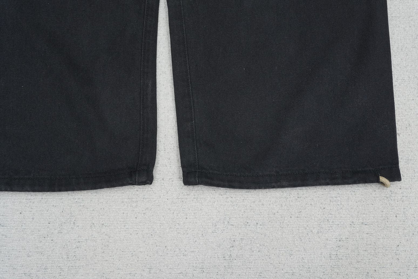 F - SWEATPANTS