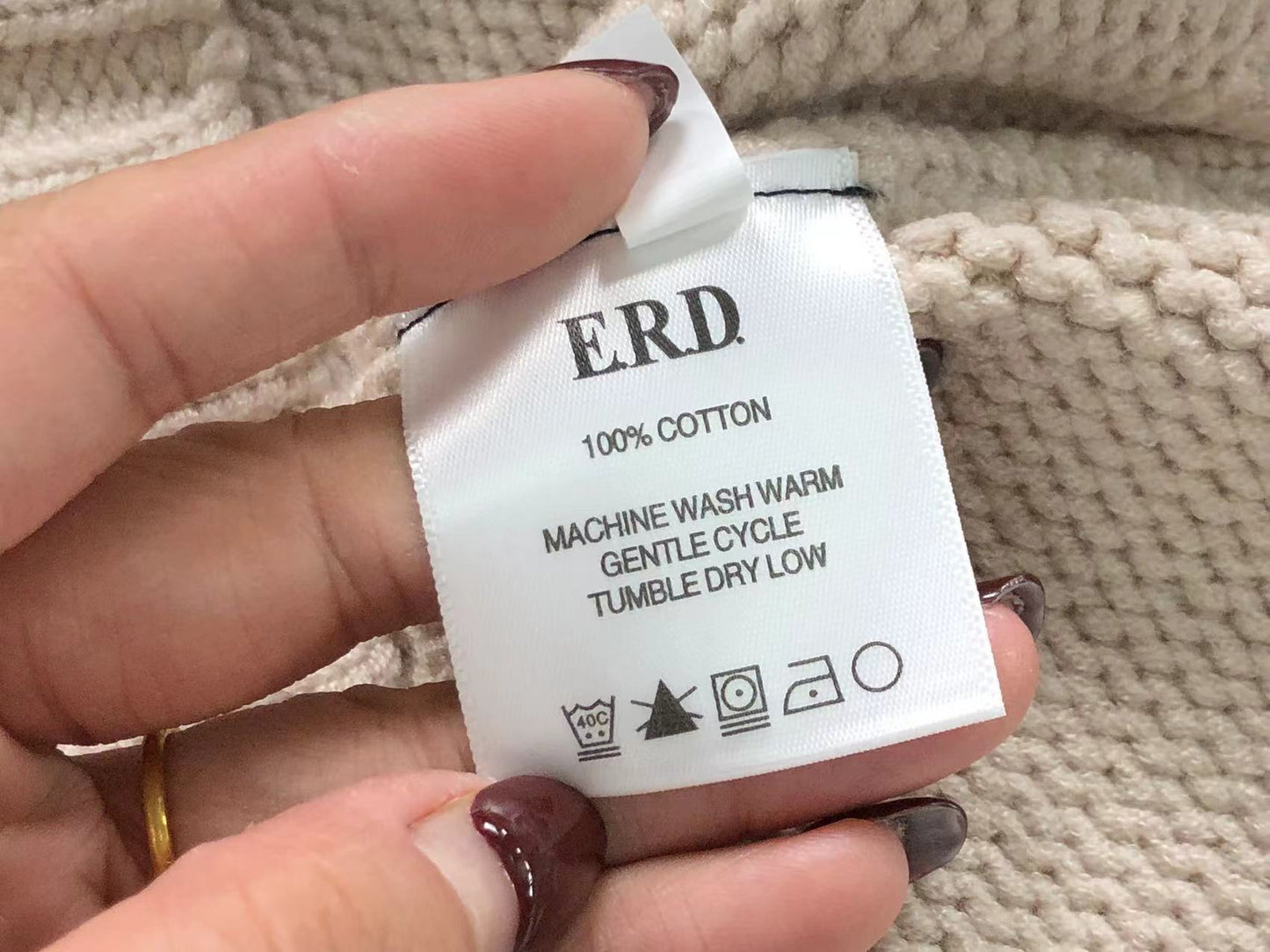 E - SWEATER