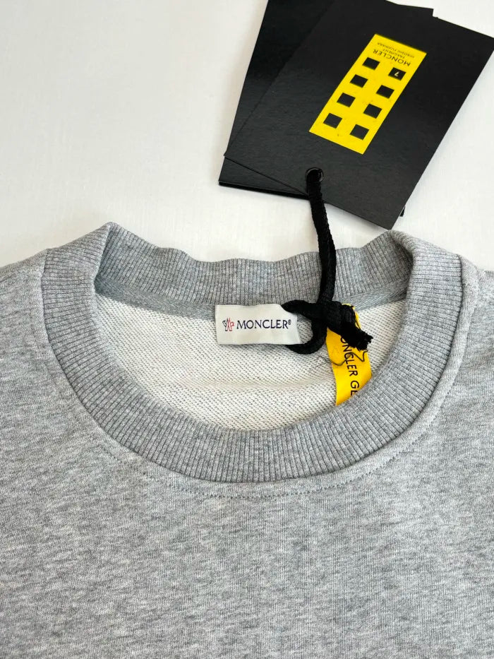 M  - SWEATER