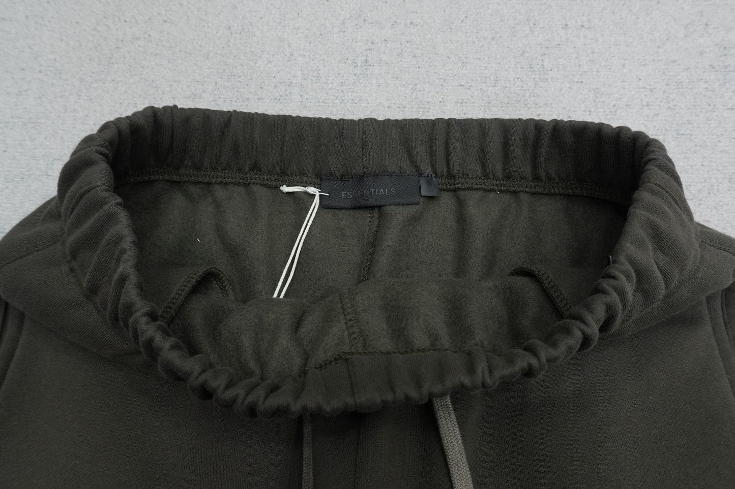 F - SWEATPANTS