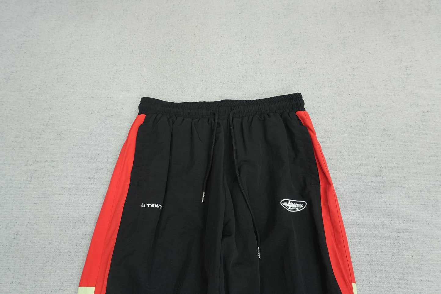 C - SWEATPANTS