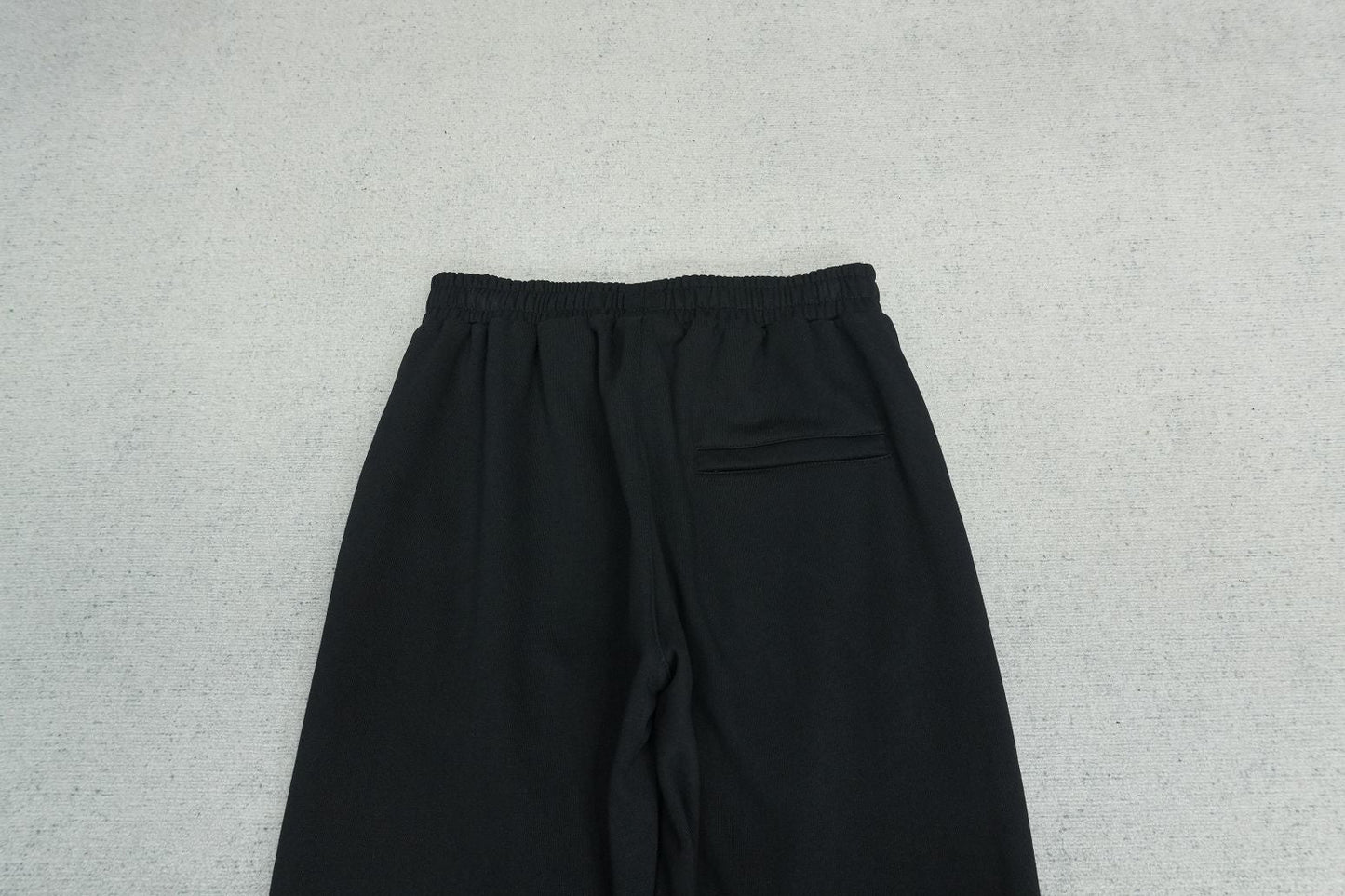 C - SWEATPANTS