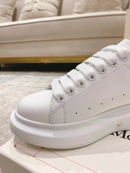 A - SNEAKERS