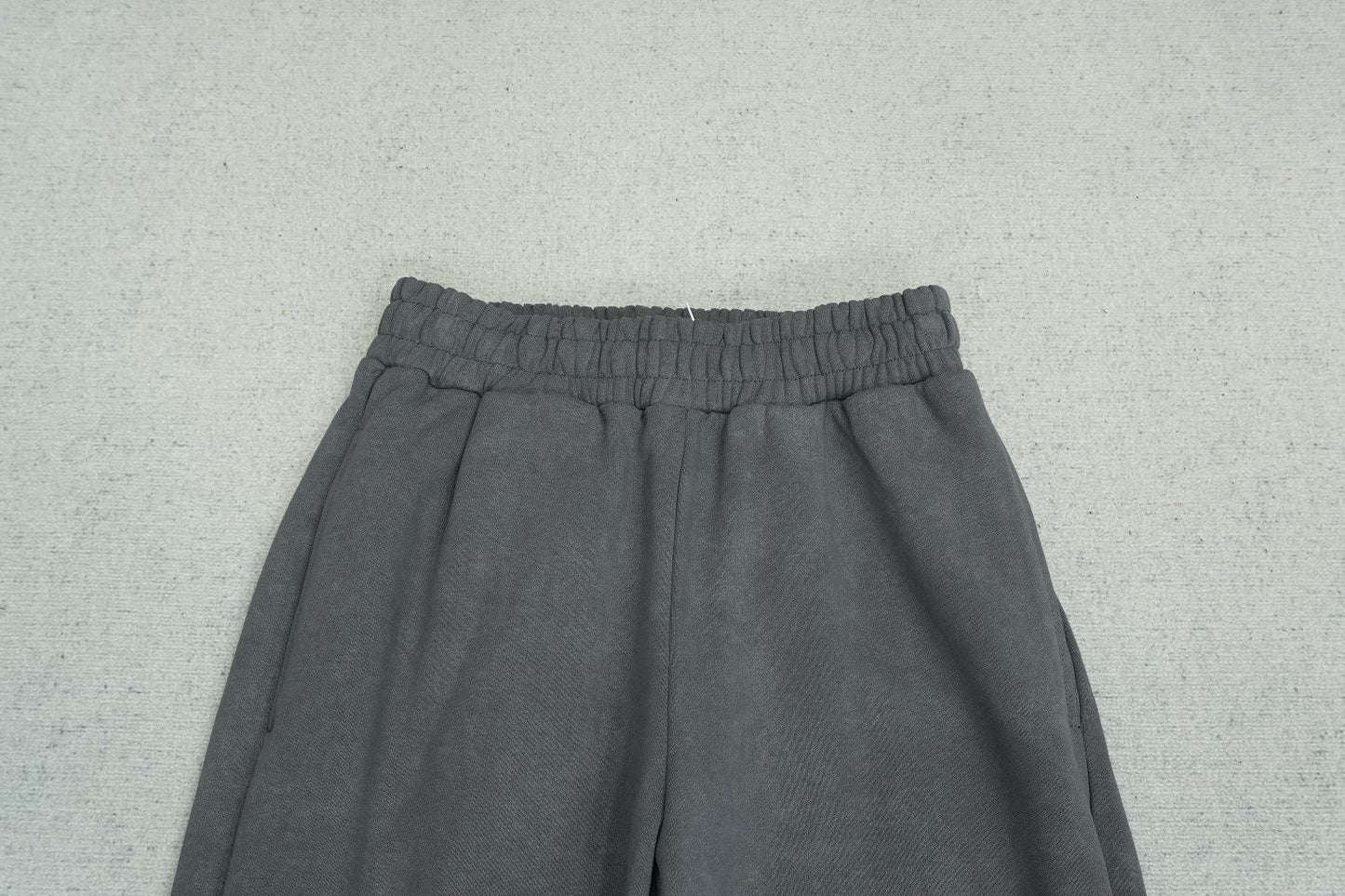 F - SWEATPANTS