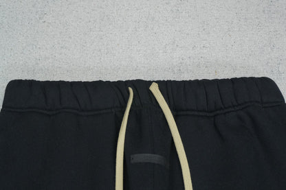 F - SWEATPANTS