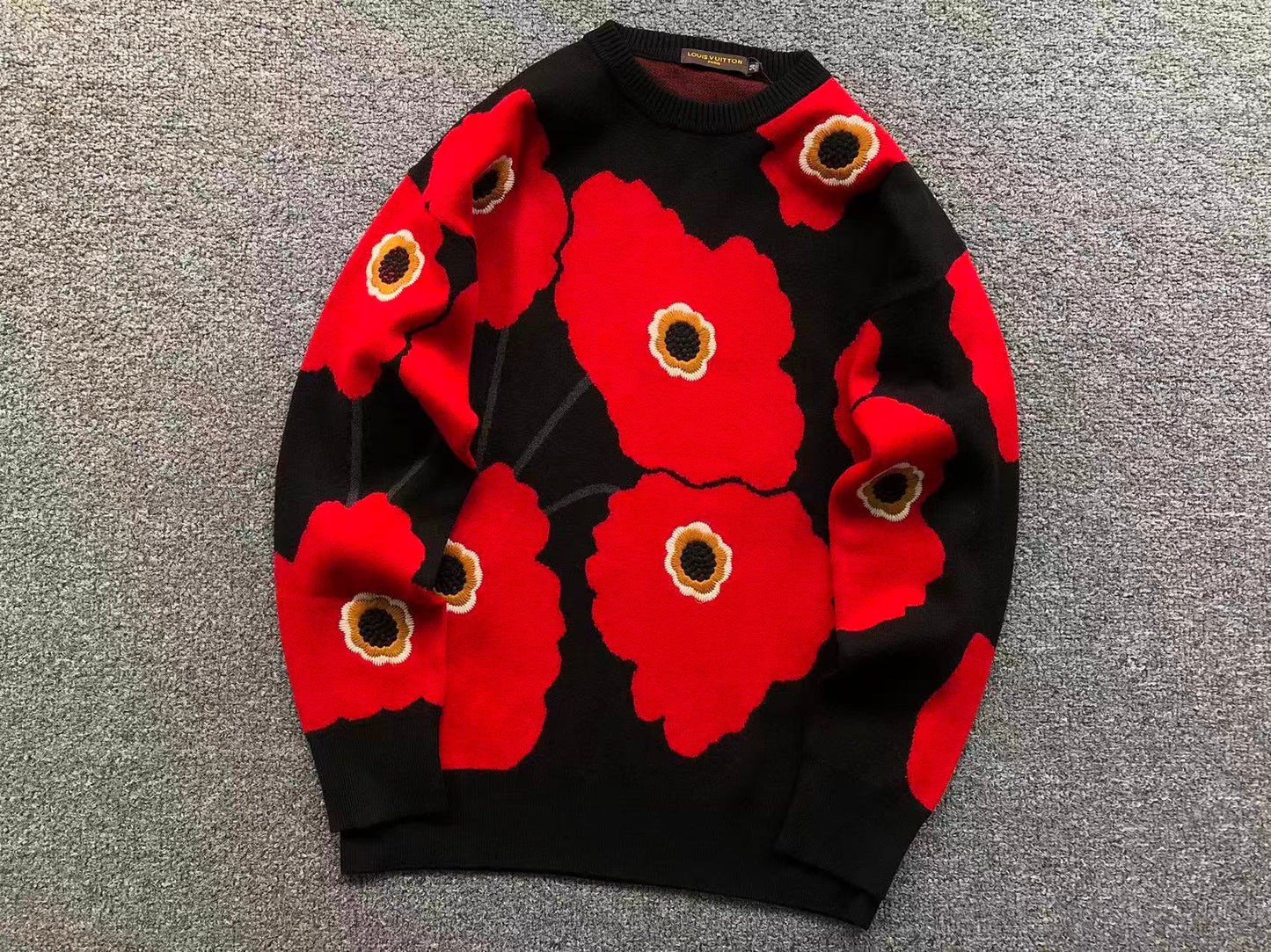 L - SWEATER