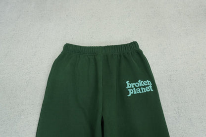 B - SWEATPANTS