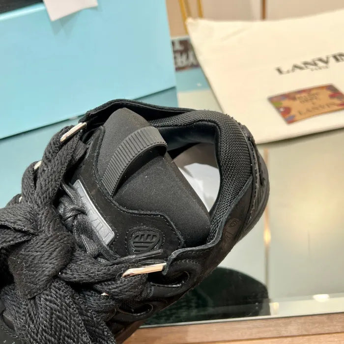 L - SNEAKERS