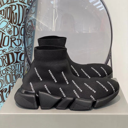 B - SNEAKERS