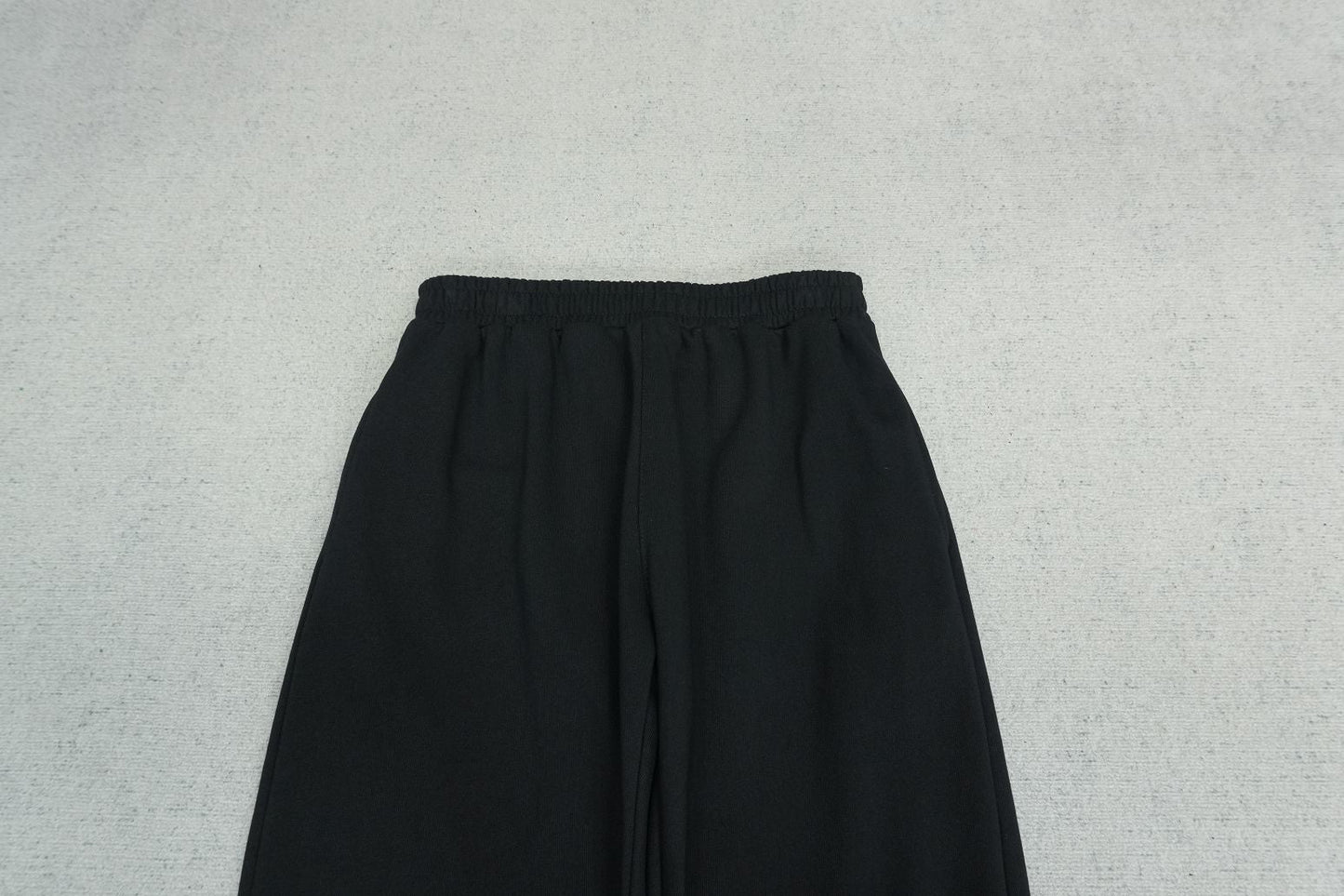C - SWEATPANTS