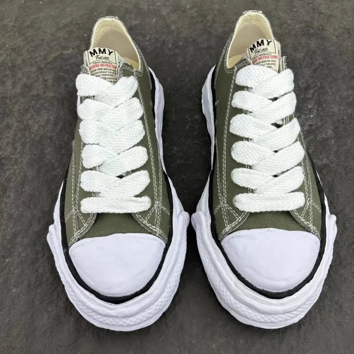 M - SNEAKERS