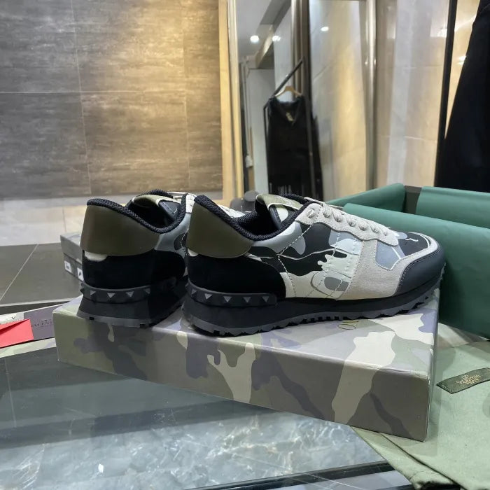V - SNEAKERS