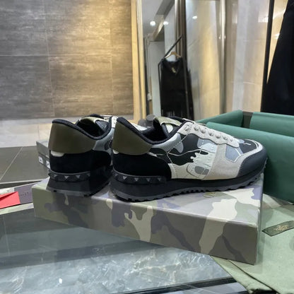 V - SNEAKERS