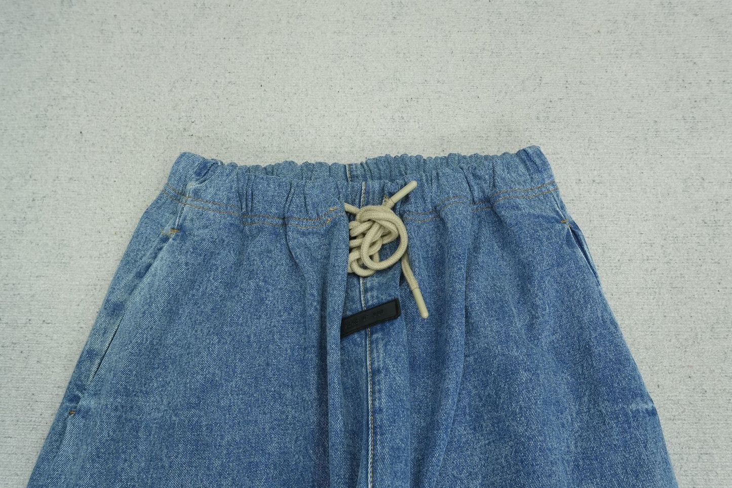 F - SWEATPANTS