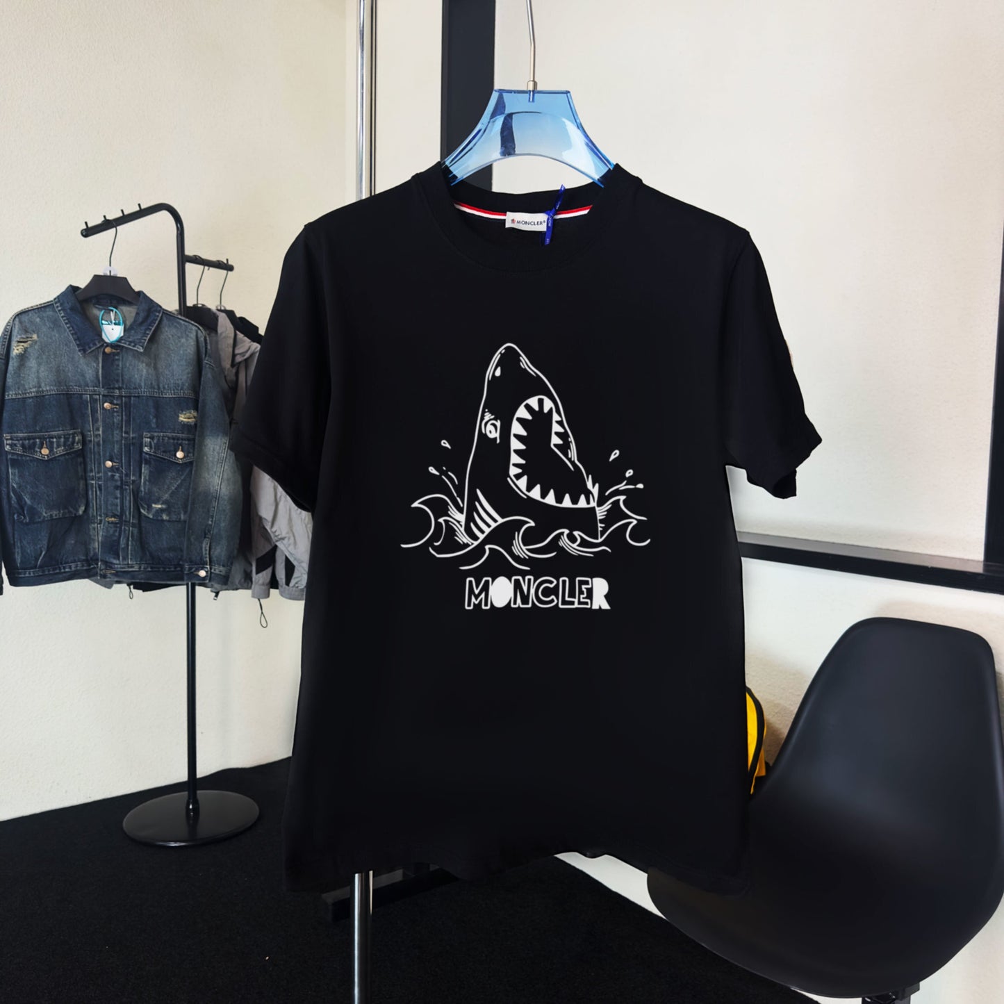 M - TSHIRT