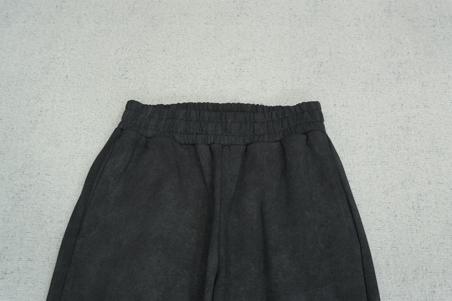 F - SWEATPANTS