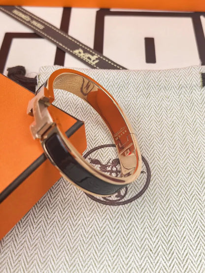 H - ARMBAND