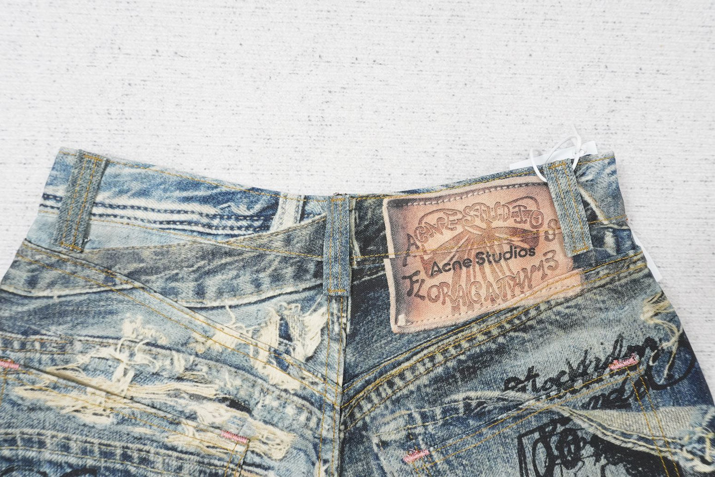 A - JEANS