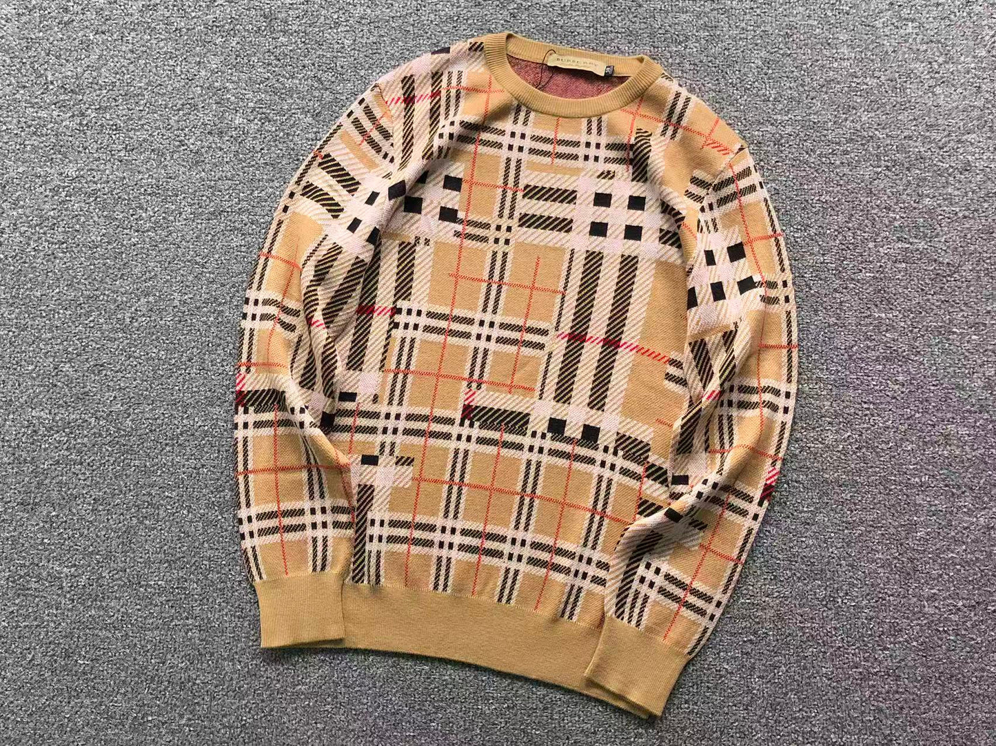 B - SWEATER