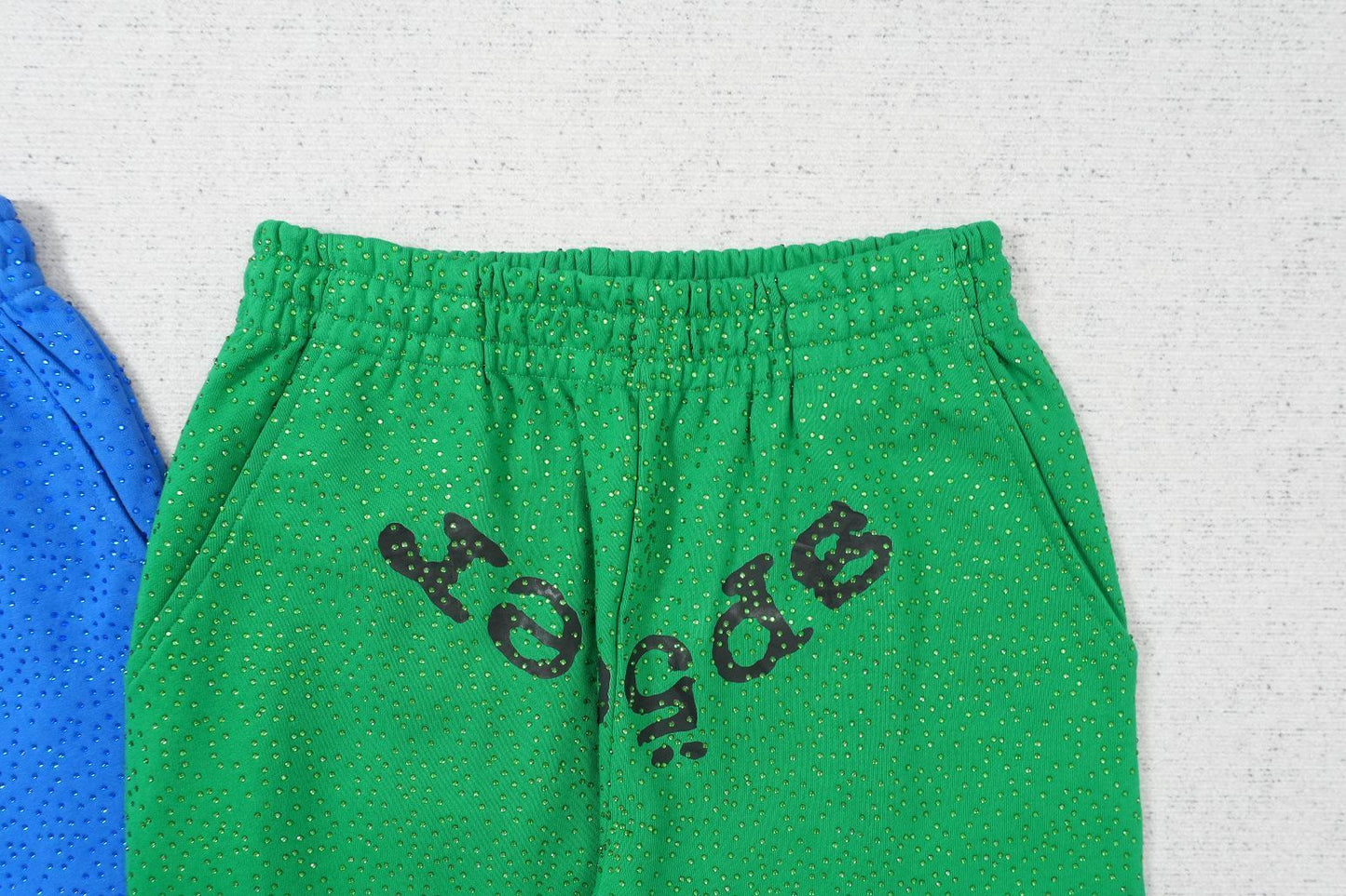 S - SWEATPANTS
