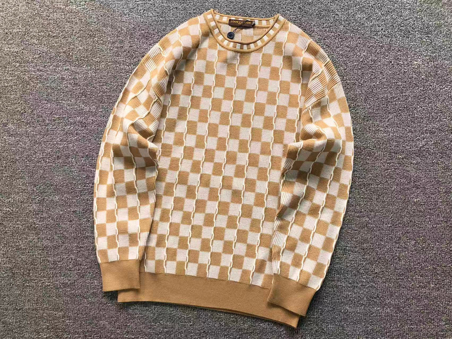 L - SWEATER
